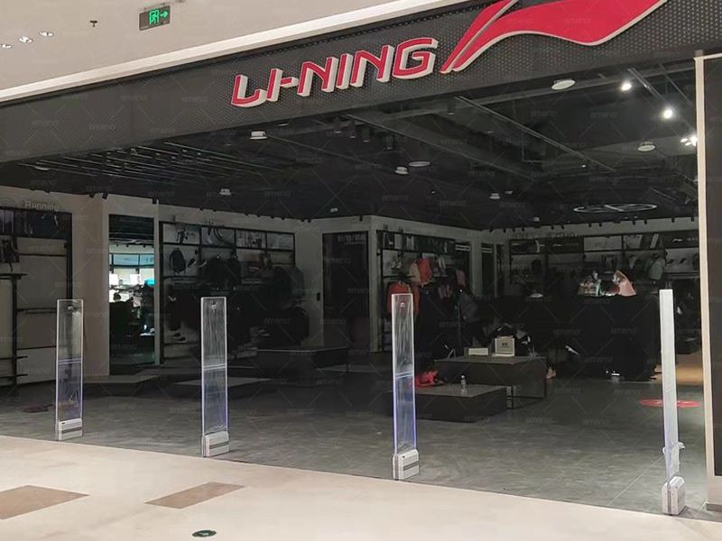 Cửa hàng thương hiệu Li Ning lắp đặt thiết bị chống trộm từ tính dạng khối AM9800