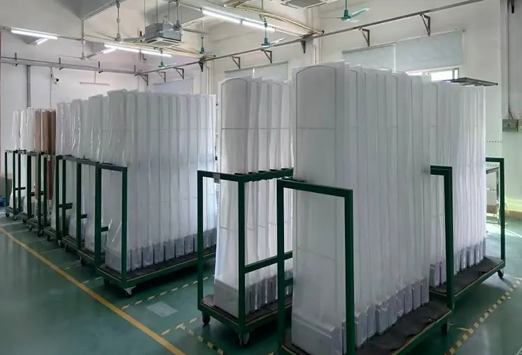 Tôi đứng cạnh chiếc máy ép phun 1300 tấn suốt buổi chiều và cuối cùng tôi đã hiểu tại sao vỏ ăng-ten EAS không bị biến dạng.